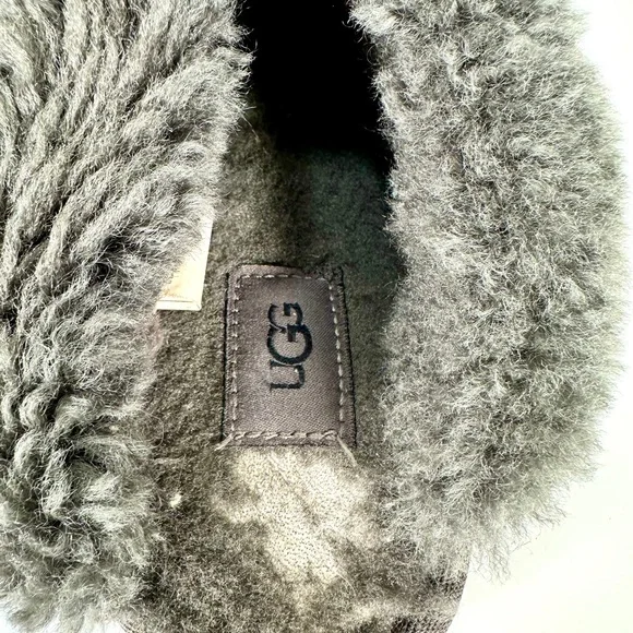 UGG Women's Cluggete Slippers Sheepskin Wool Leather GRAY - Picture 7 of 10